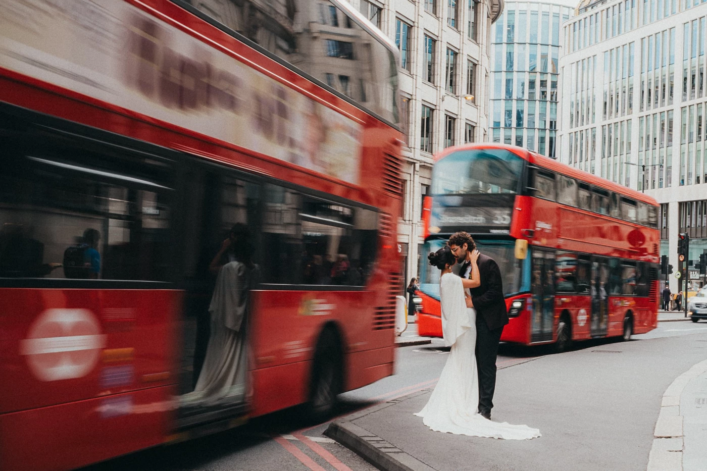 Iconic London shoot for Estelle and Younes 🇬🇧